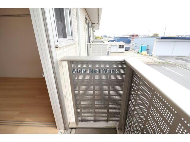 バルコニー　日当たりの良いバルコニー