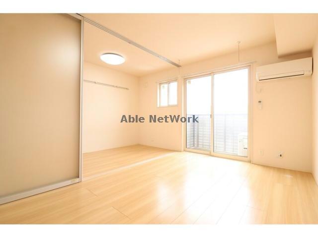 居室・リビング　扉を開けて広々使っても〇