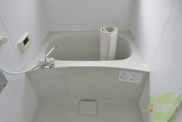 バス・シャワールーム　こちらはバスルームです。一日の疲れをここで癒してください。