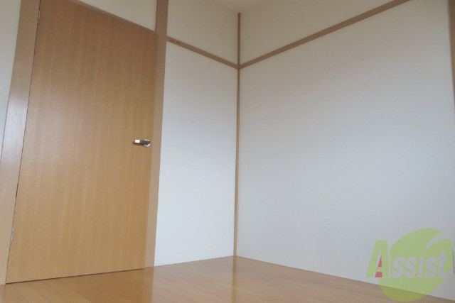 その他設備　４．５帖の洋室です。家具をどのように置くか悩みますね。