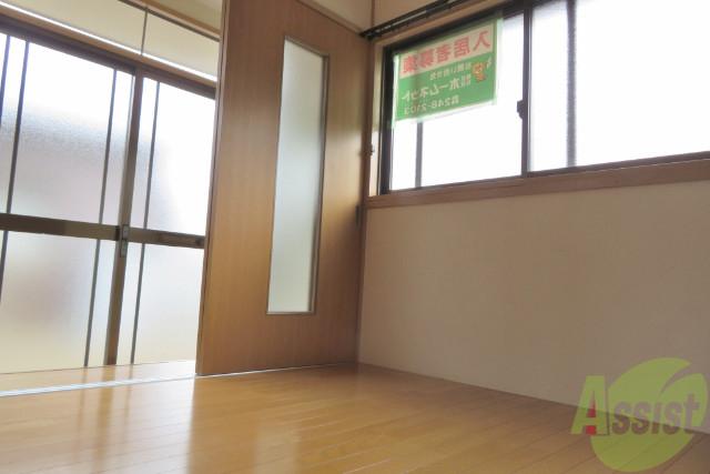 居室・リビング　４．５帖の洋室です。フローリングがとても綺麗です