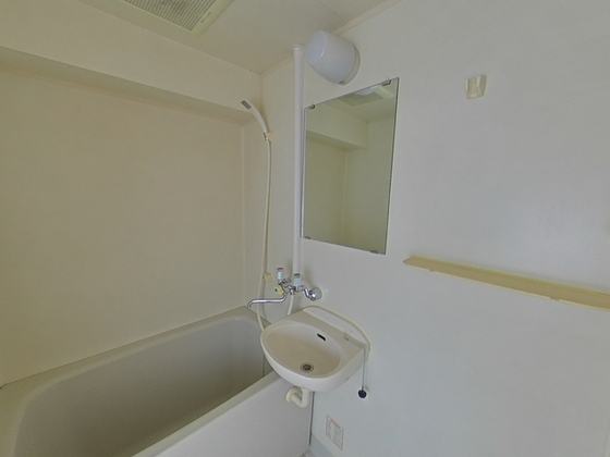 洗面設備　※別号室の写真です