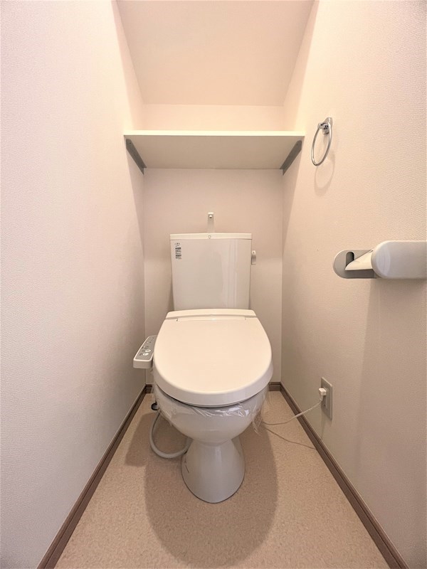 トイレ　温水洗浄暖房便座付☆