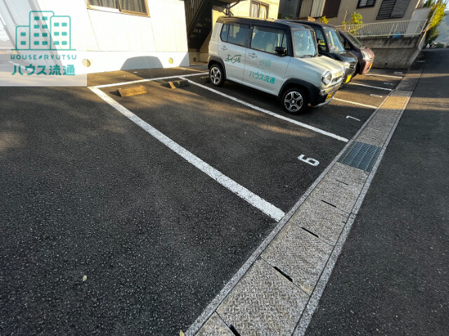 駐車場　駐車場