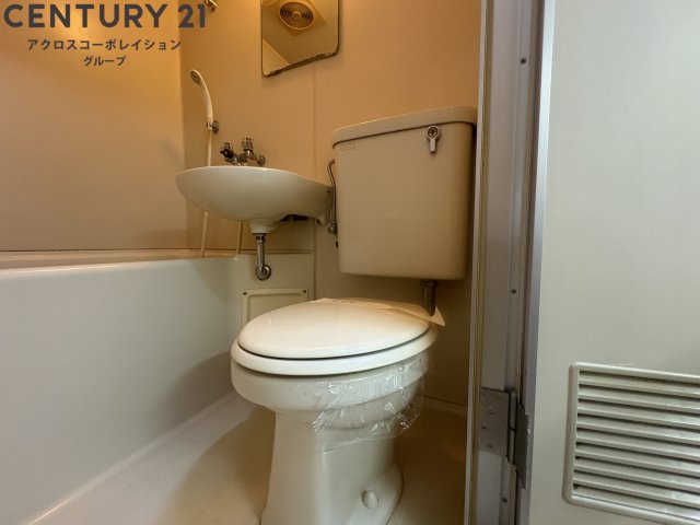 トイレ　掃除のしやすいシンプルなトイレです♪