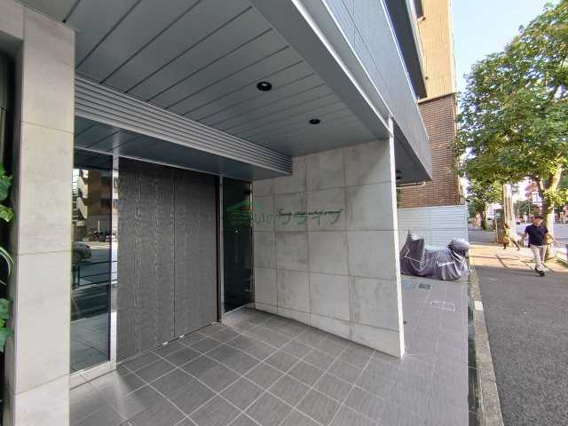 エントランス　GENOVIA四谷三丁目greenveil