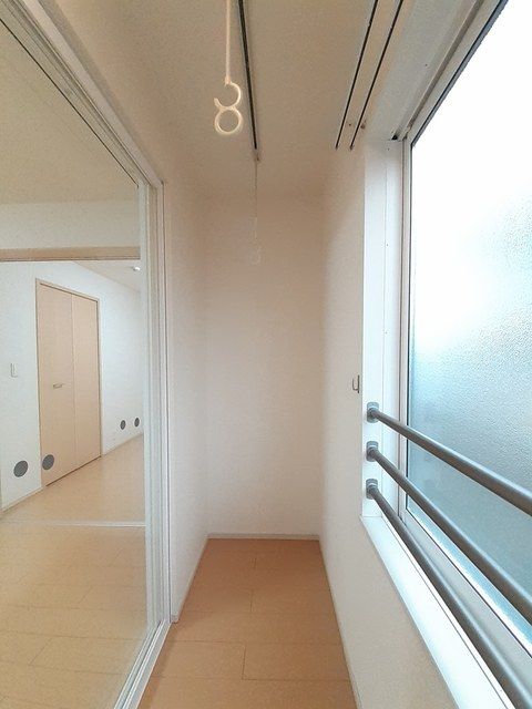 バルコニー　雨の日でも安心のサンルームです