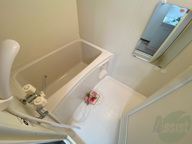 バス・シャワールーム　お風呂です。ゆっくりお風呂につかるのも体に良いですね～