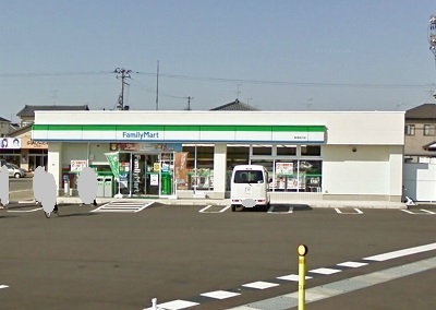 コンビニ　ファミリーマート新津荻川店（コンビニ）まで350m