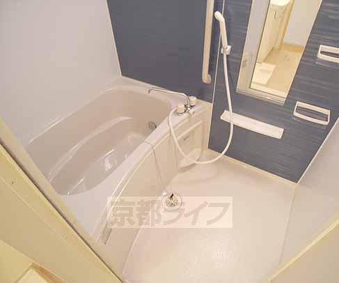 バス・シャワールーム　お風呂です。浴室乾燥機・追炊きついています