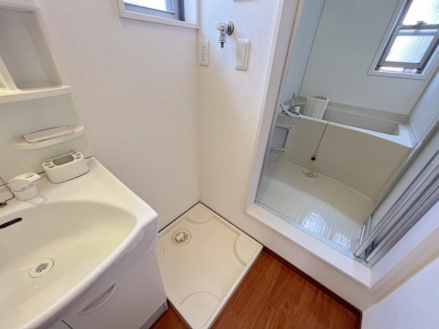 洗面設備　参考写真（別部屋）