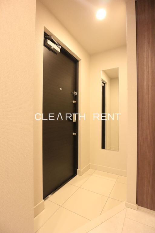 玄関　玄関姿見ミラー付