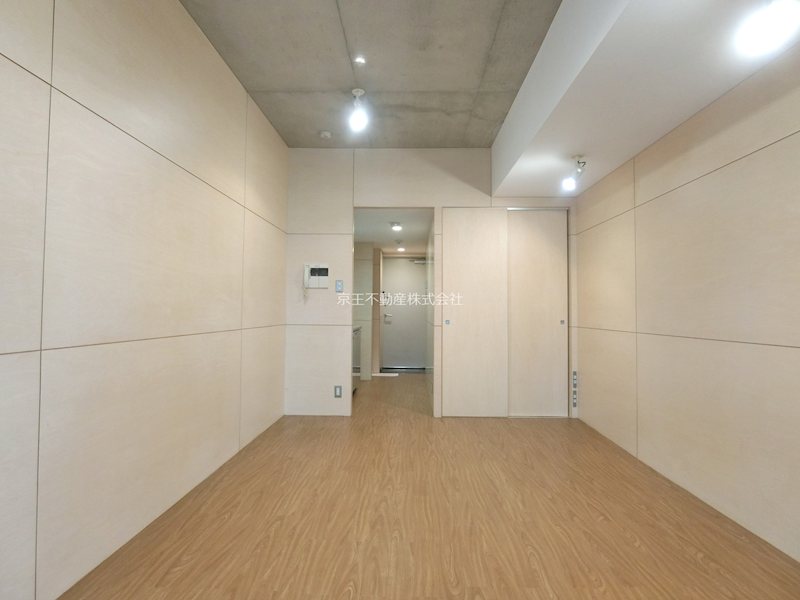 その他部屋・スペース　ダウンライト付きの室内