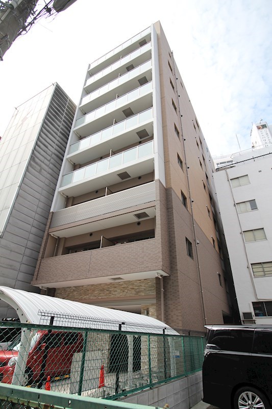 建物外観　前面タイル張り