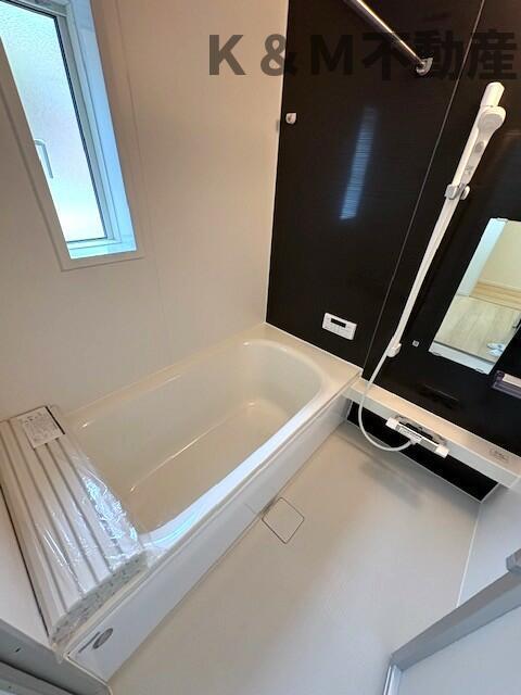 バス・シャワールーム　コンパクトで使いやすいお風呂です