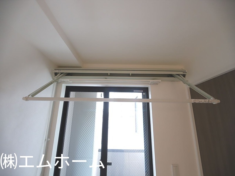 バルコニー　室内物干し付