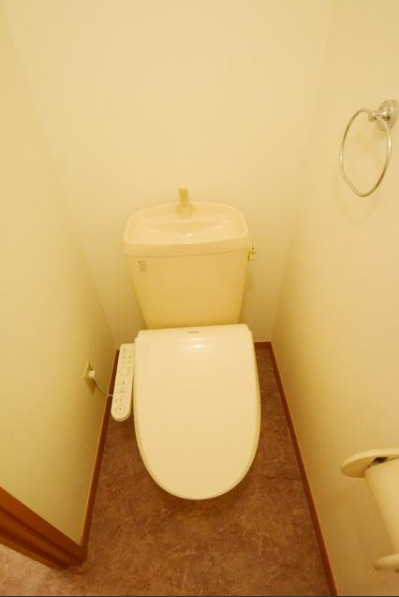 トイレ　【大型収納完備で室内スッキリ♪】おすすめ！！