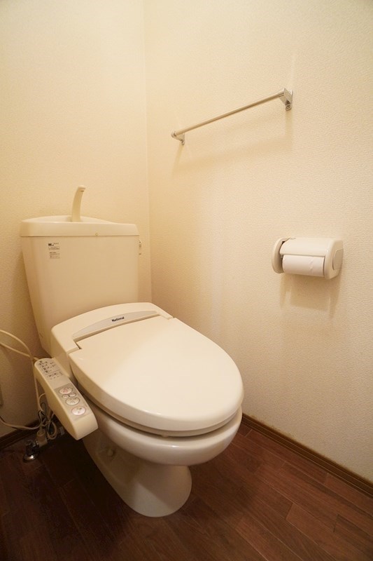 トイレ　毎日使うものだから、人に優しく清潔な温水洗浄機能付きトイレ