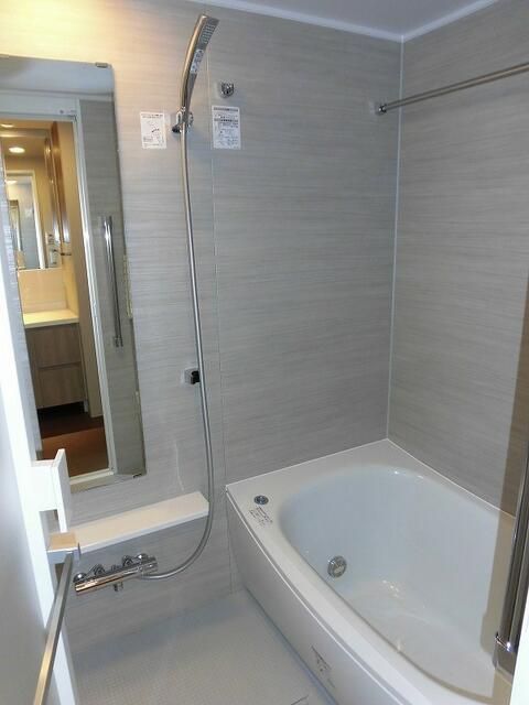 バス・シャワールーム　Ｂ・Ｔ別　追焚機能　浴室乾燥機