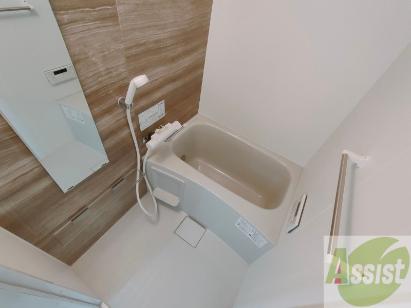 バス・シャワールーム　お風呂になります。一日の疲れを癒してくださいね。