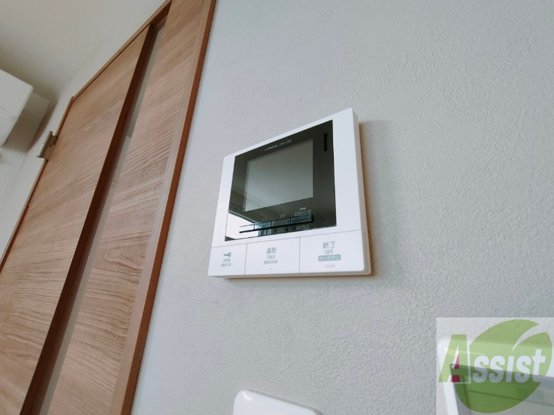 セキュリティ　モニタ付インターホンです。セキュリティ面も安心ですね！