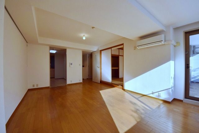 居室・リビング　★リビングと和室はつなげて使えます★※別部屋参考写真