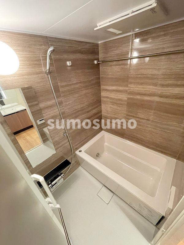 バス・シャワールーム　コンパクトで使いやすいお風呂です