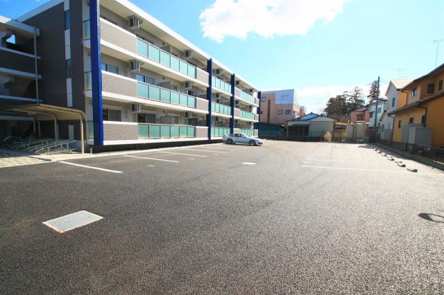 駐車場　駐車場もひろびろ★