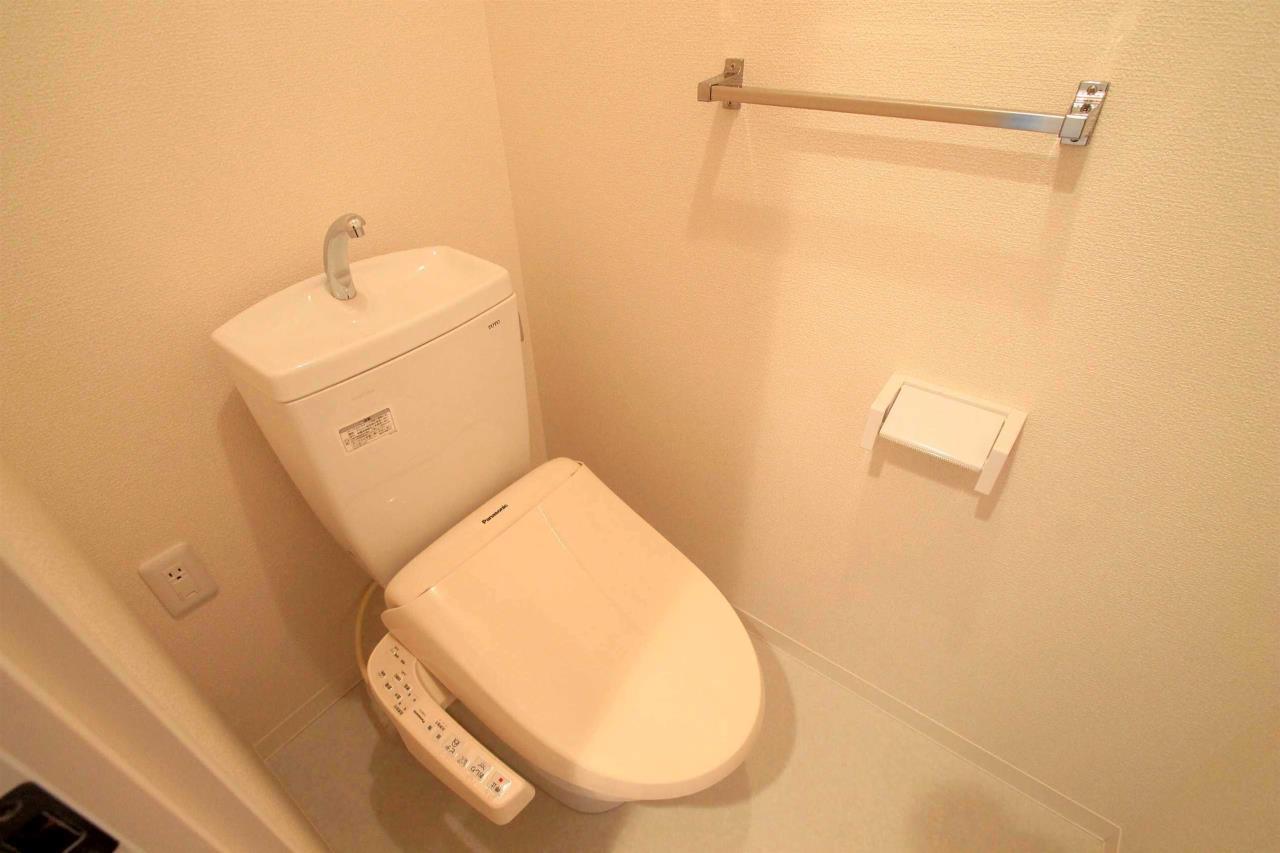 トイレ　嬉しい温水洗浄便座◎