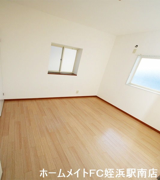 その他　★２面採光で明るい室内♪★