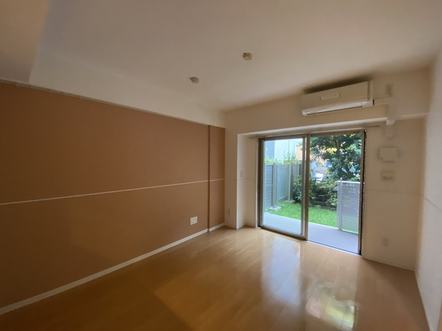 居室・リビング　家具の配置もしやすいリビングスペース。