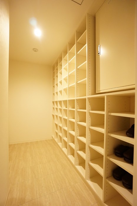 玄関　304号室ユニット玄関