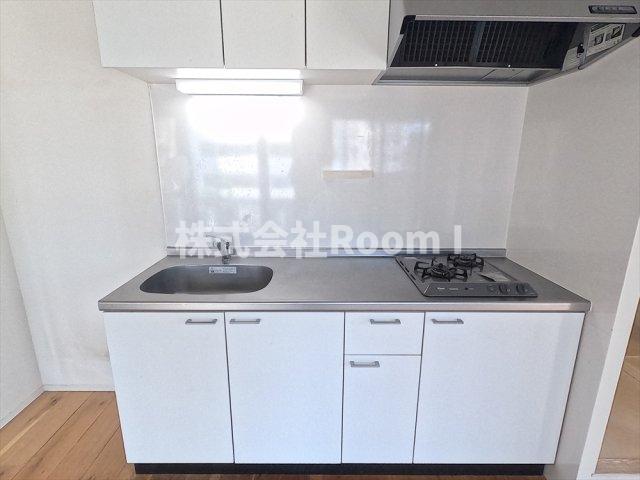 キッチン　コンパクトなキッチンで掃除もラクラク