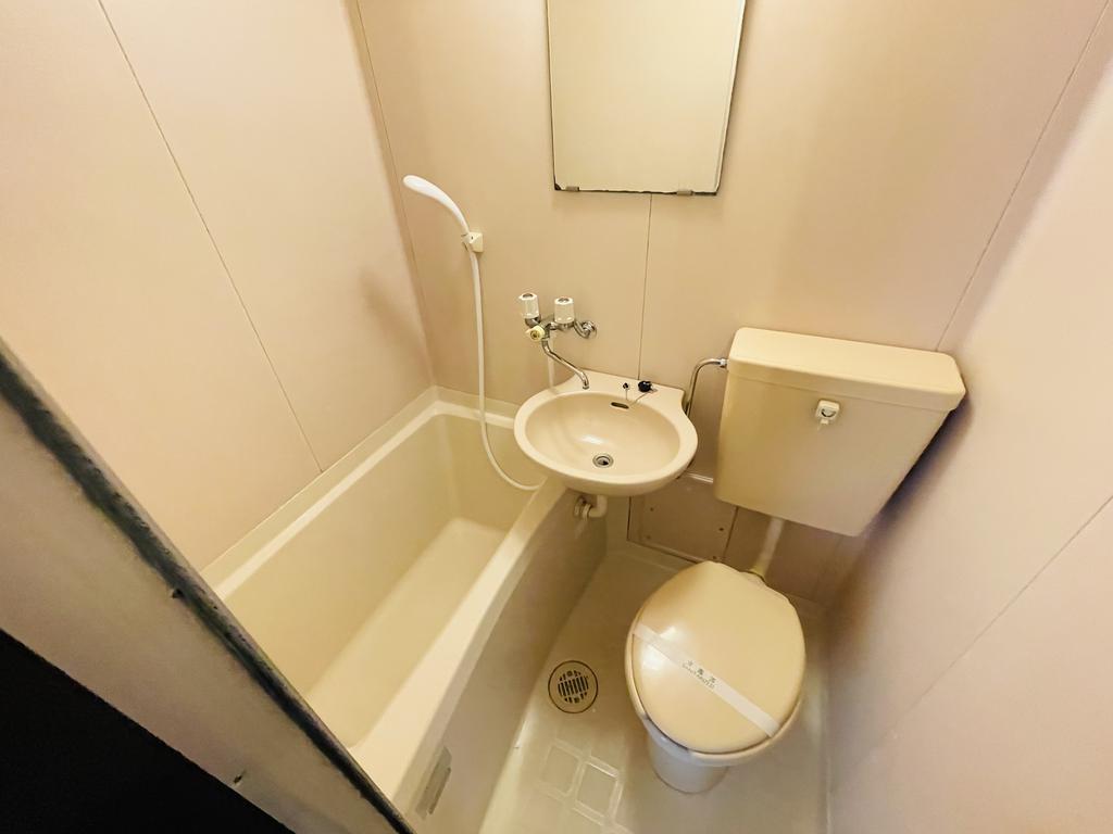 バス・シャワールーム　※室内は現況を優先します