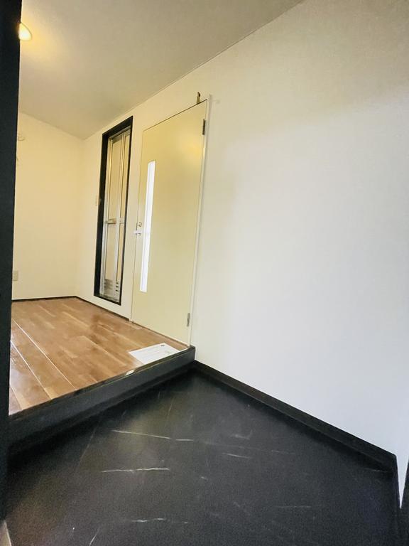 玄関　※室内は現況を優先します