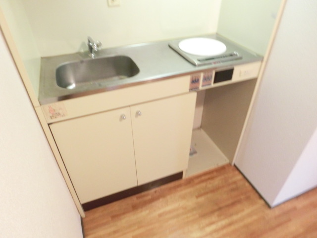 キッチン　※室内は現況を優先します