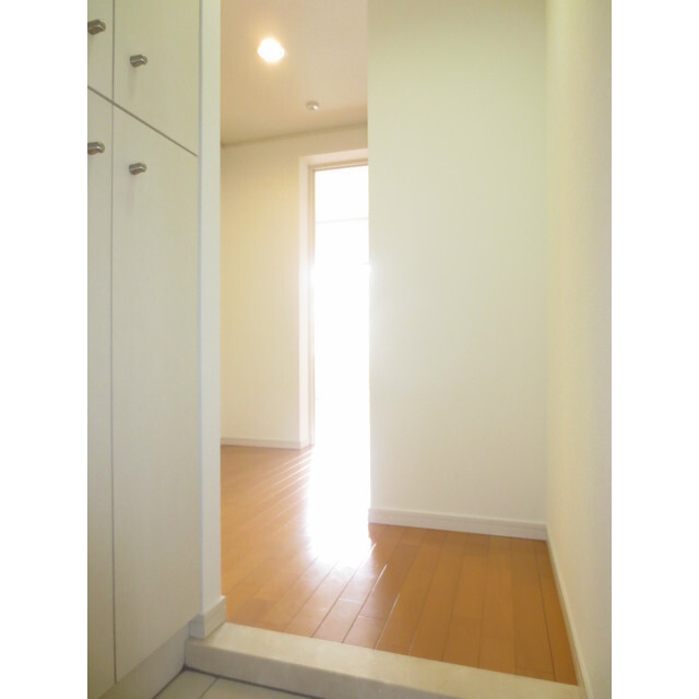 玄関　同タイプ写真転用－現況確認用