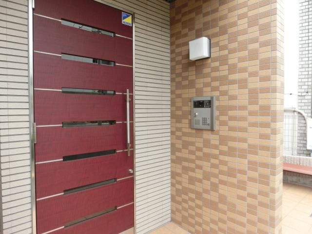 エントランス　オートロック完備