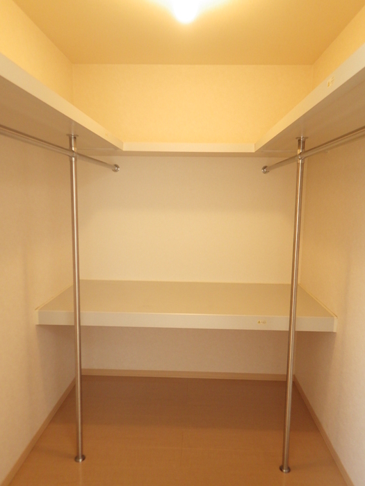 収納　ウォークインクローゼット