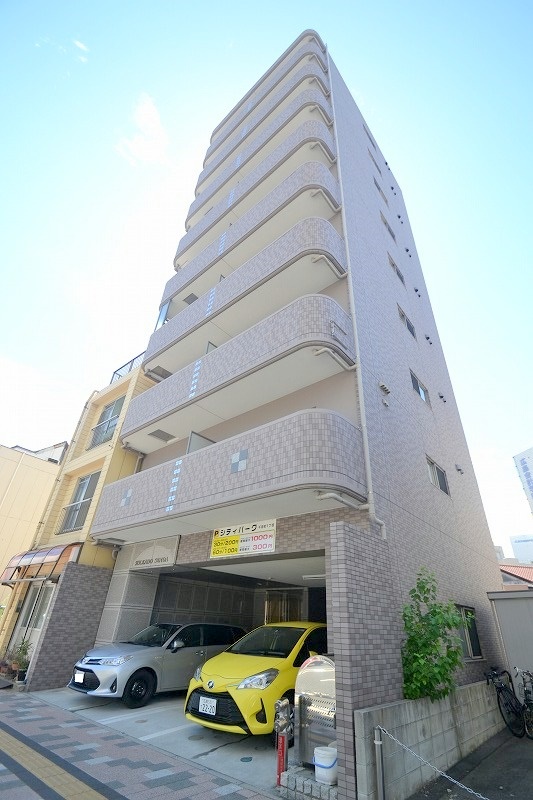 建物外観　全世帯角部屋の人気物件です