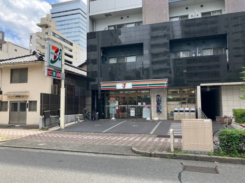 コンビニ　セブンイレブン 名古屋丸の内2丁目店（コンビニ）まで5m