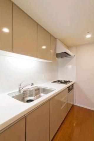 キッチン　３口ガスコンロ