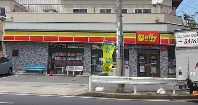 コンビニ　デイリーヤマザキ江東辰巳3丁目店（コンビニ）まで1175m