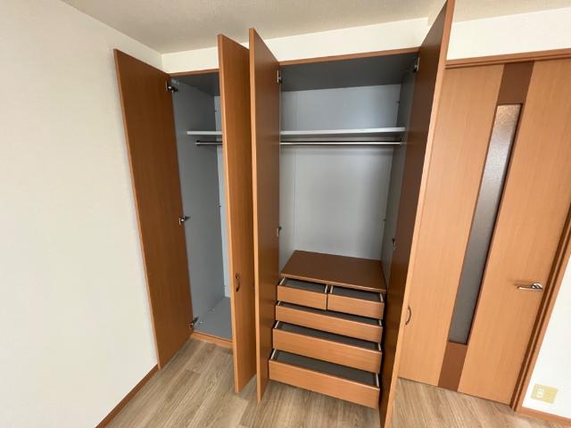 収納　洋室クローゼット
