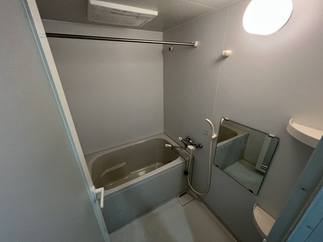 バス・シャワールーム　浴室乾燥機付きで便利！