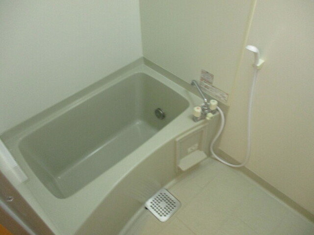 バス・シャワールーム　Ｌ１０２