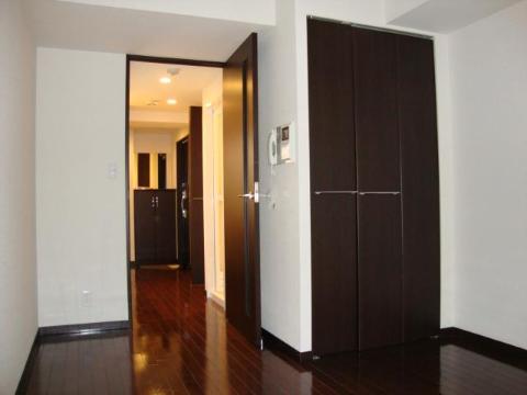 居室・リビング　室内