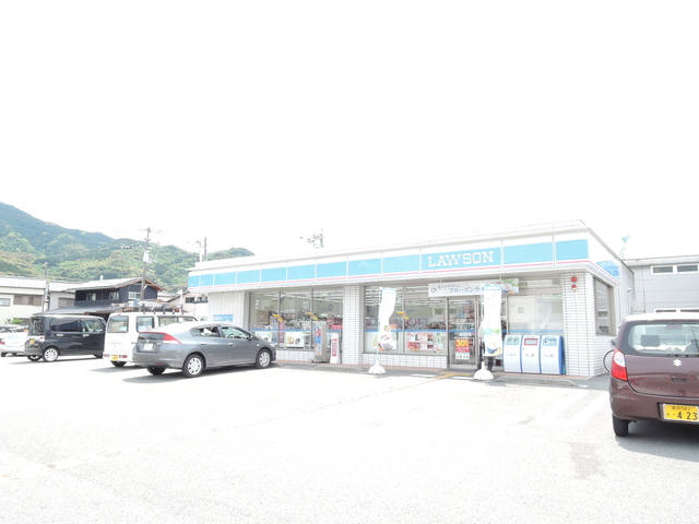 コンビニ　ローソン高知神田店（コンビニ）まで676m