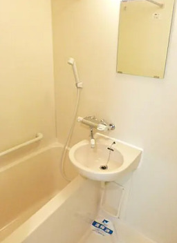 バス・シャワールーム　別部屋の写真を使用しております。