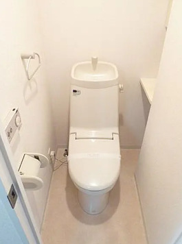 トイレ　別部屋の写真を使用しております。